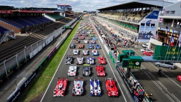 Porsche beim Le Mans Test an der Spitze