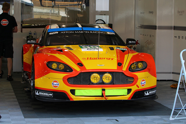 Aston Martin Piloten hoffen auf heißes Rennen