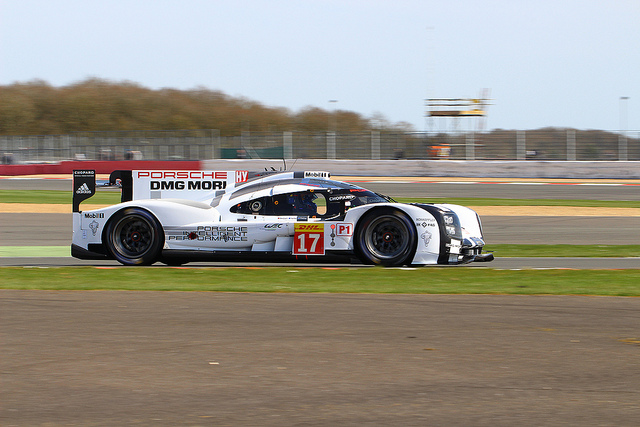 Porsche dominiert Trainings in Fuji