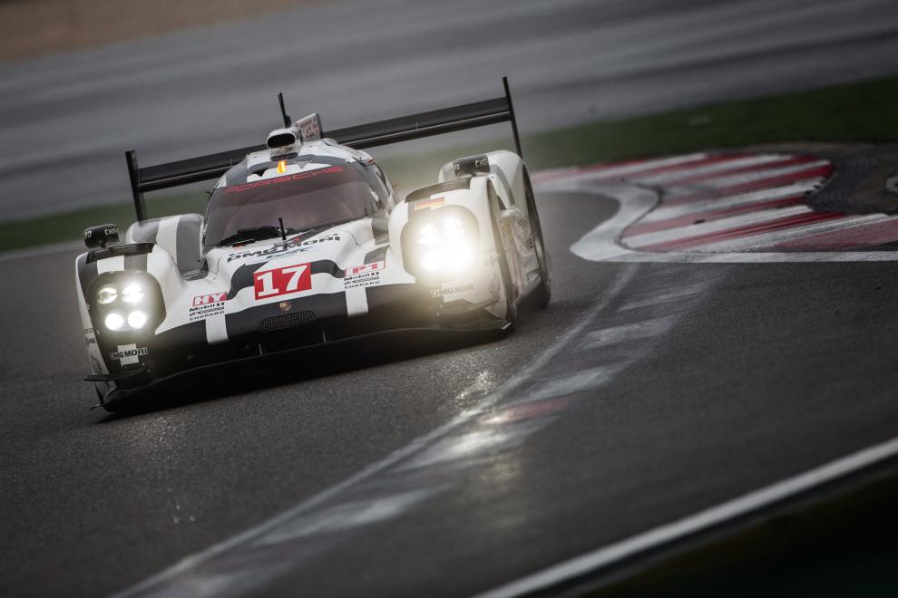 Porsche gewinnt Rennen und WM in Shanghai