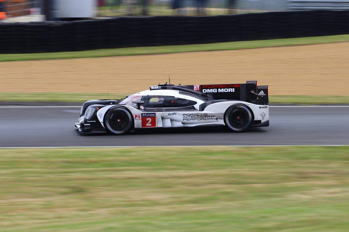 Le Mans: Porsche setzt Zeichen im Training