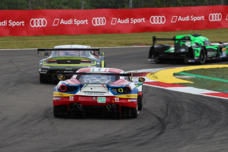 Aston Martin dominiert das zweite Training