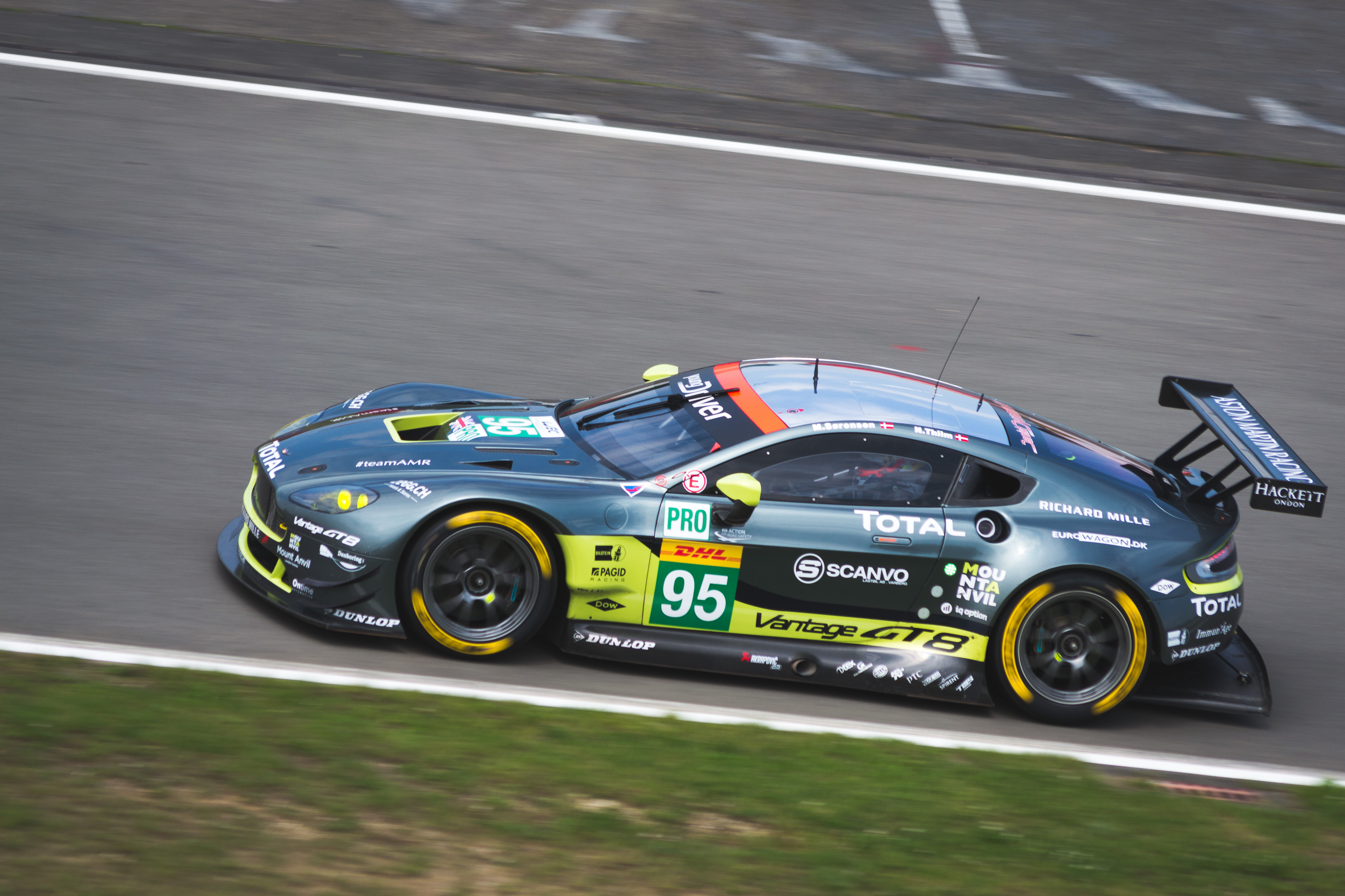 Beeindruckende Doppelpole für Aston Martin