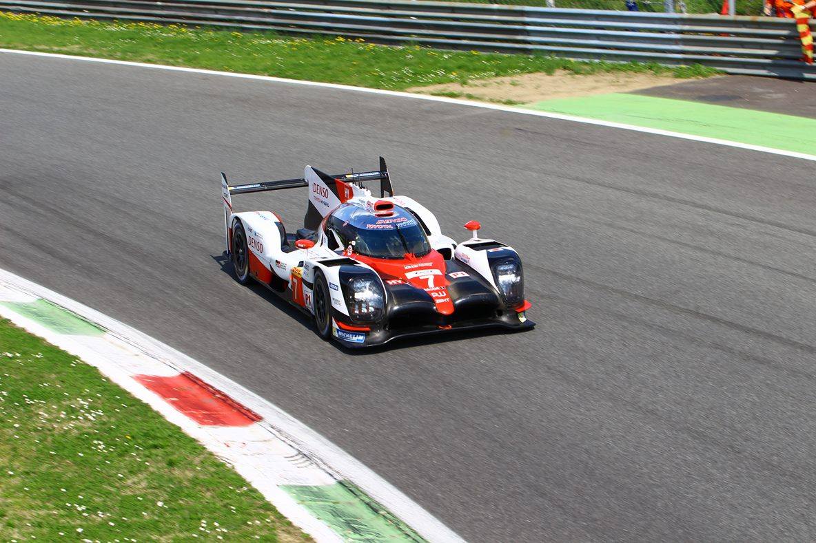 Toyota mit deutlichem Abstand zum Porsche Team