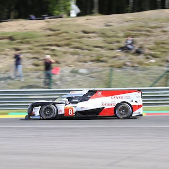 Toyota führt beim ersten Freien Training