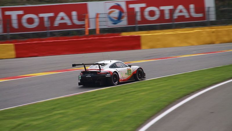 Porsche im Freien Training in Spa
