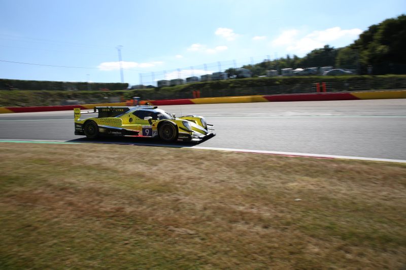 Ein LMP2-Fahrzeug im Rennen