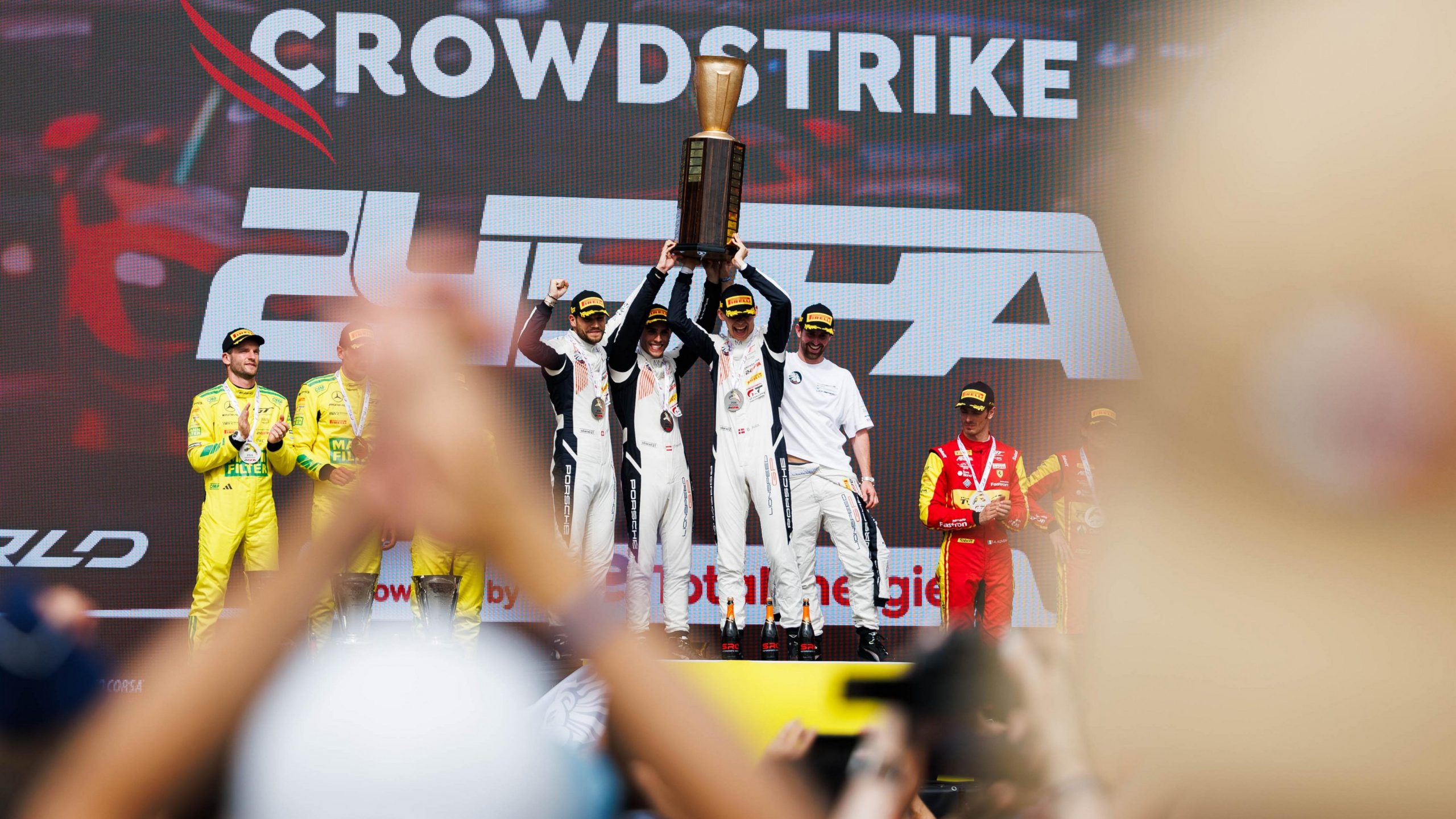 24h Spa 2026: Porsche triumphiert aus der Boxengasse