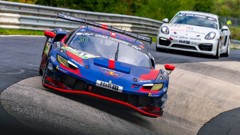 Max Verstappen beim NLS9 auf der Nürburgring Nordschleife.