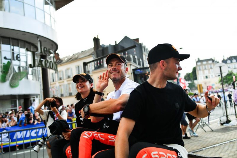 Jamie Chadwick, Mathys Jaubert und Andre Lotterer für Genesis Magma Racing in Le Mans.