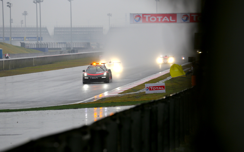Toyota gewinnt das Regenrennen in Shanghai