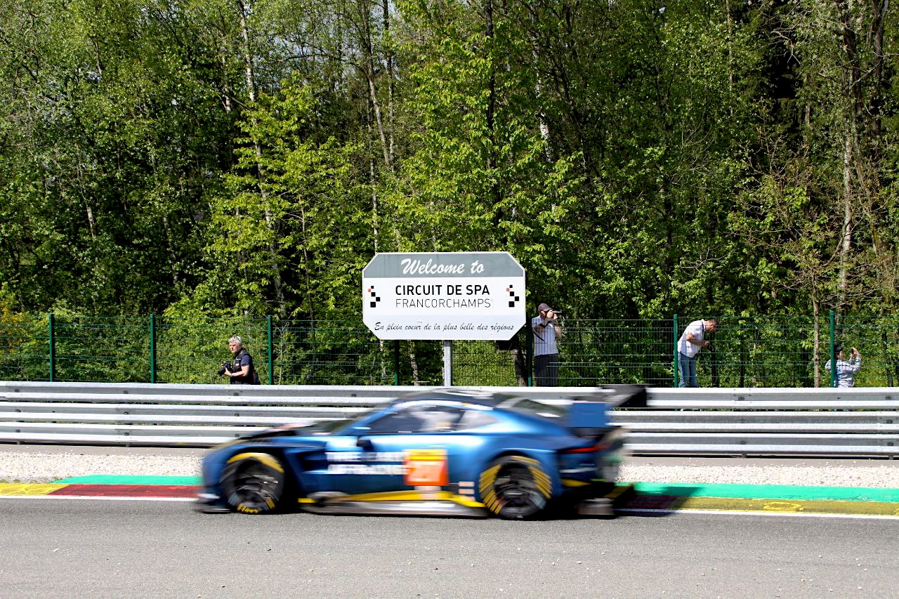 Ein Aston Martin in Spa